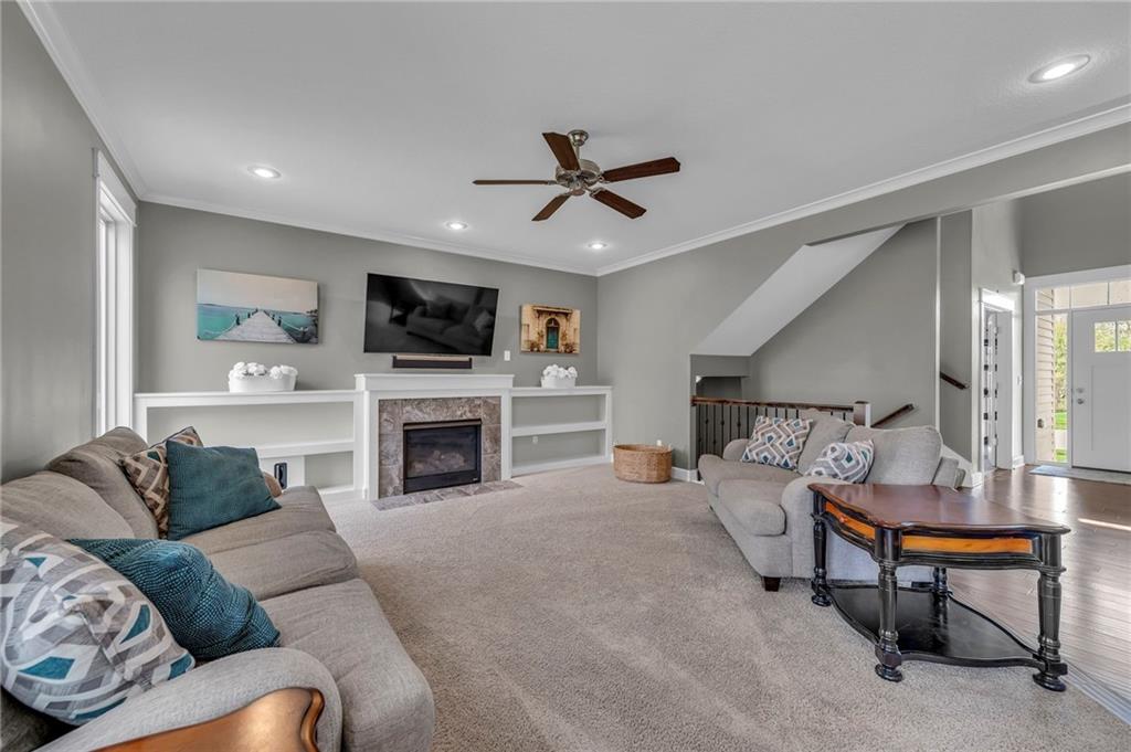 5905 Thousand Oaks Drive