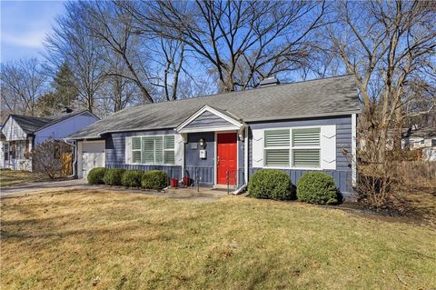 2512 W 77th Street Prairie Village KS 66208