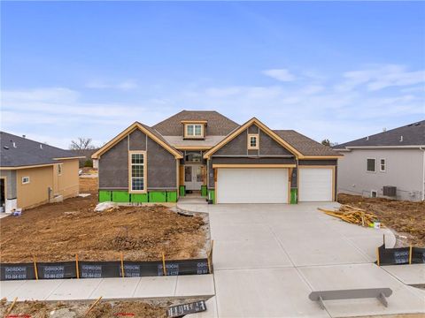Photo of 25104 W 141st Terrace, Olathe, KS 66061 (MLS # 2591502)