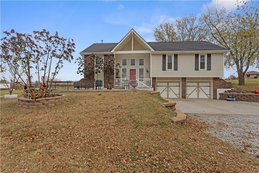 Photo of 11203 Chandler Road, Liberty, MO 64068 (MLS # 2600604)