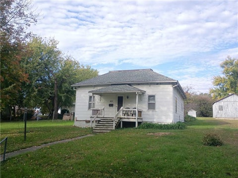 Photo of 413 N Elm Street, Stanberry, MO 64489 (MLS # 2648608)