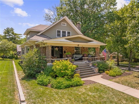 Photo of 949 W 33RD Terrace, Kansas City, MO 64111 (MLS # 2632853)