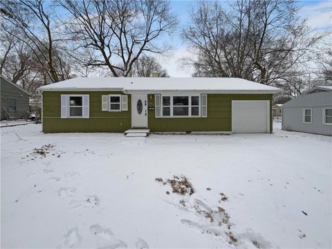 9018 E 74th Terrace, Raytown, MO 64133 - #: 2533954