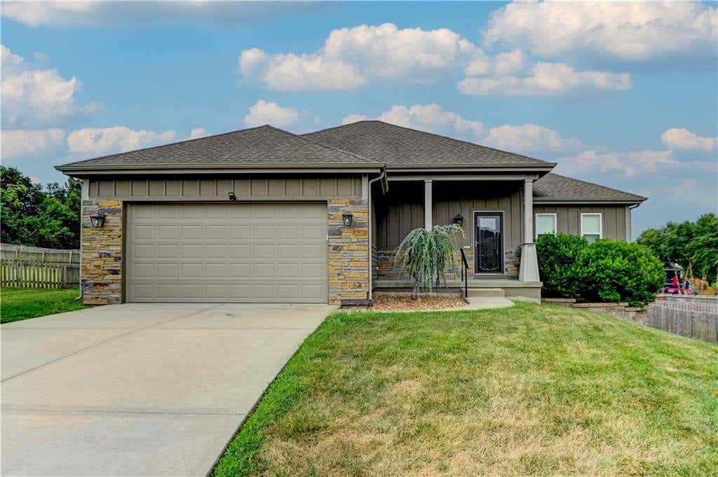 Photo of 599 Linda Court, Liberty, MO 64068 (MLS # 2633957)