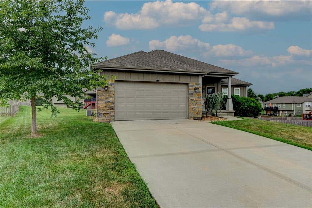 Photo of 599 Linda Court, Liberty, MO 64068 (MLS # 2633957)