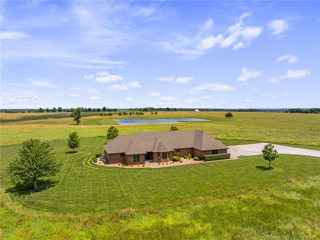 Photo 1 of 82 — 1001 E Park Road, Garnett, KS 66032