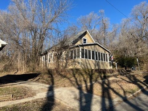 2502 S 15th Street St Joseph MO 64503