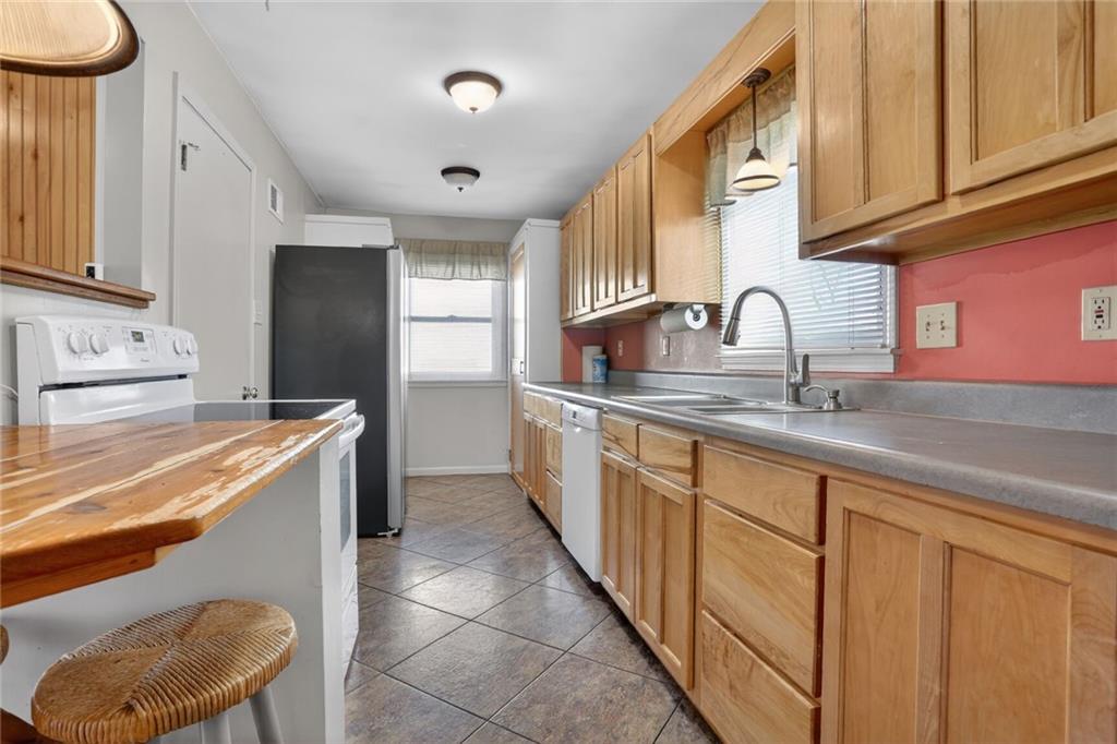 6703 N Forest Avenue