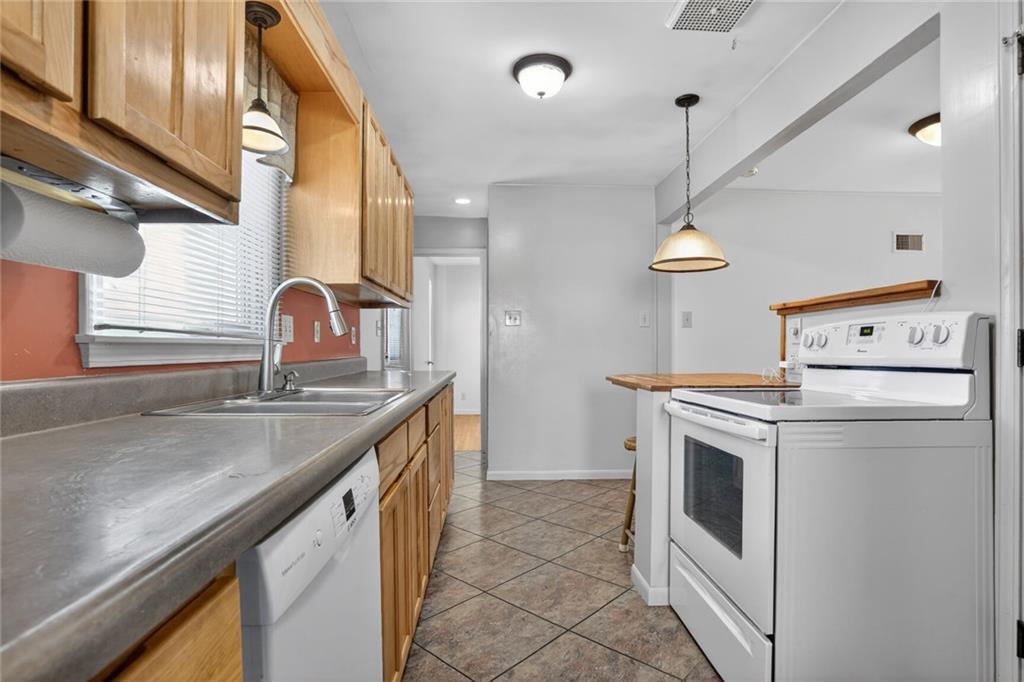 6703 N Forest Avenue