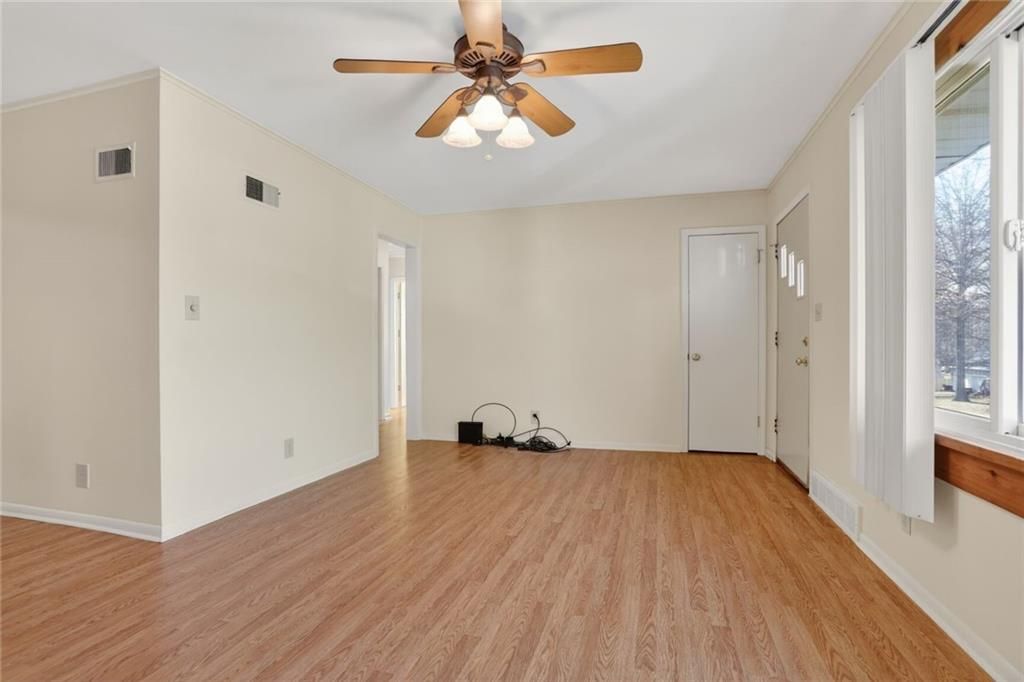 Photo of 6703 N Forest Avenue, Gladstone, MO 64118 (MLS # 2592437)