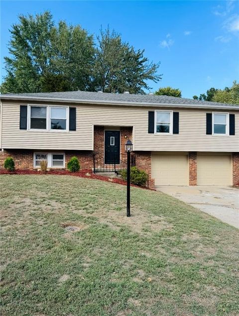 Photo of 19 SE 150th Road, Warrensburg, MO 64093 (MLS # 2581924)
