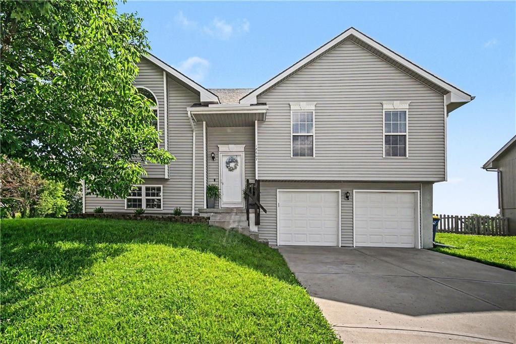 Photo of 18607 Wildflower Drive, Smithville, MO 64089 (MLS # 2623685)