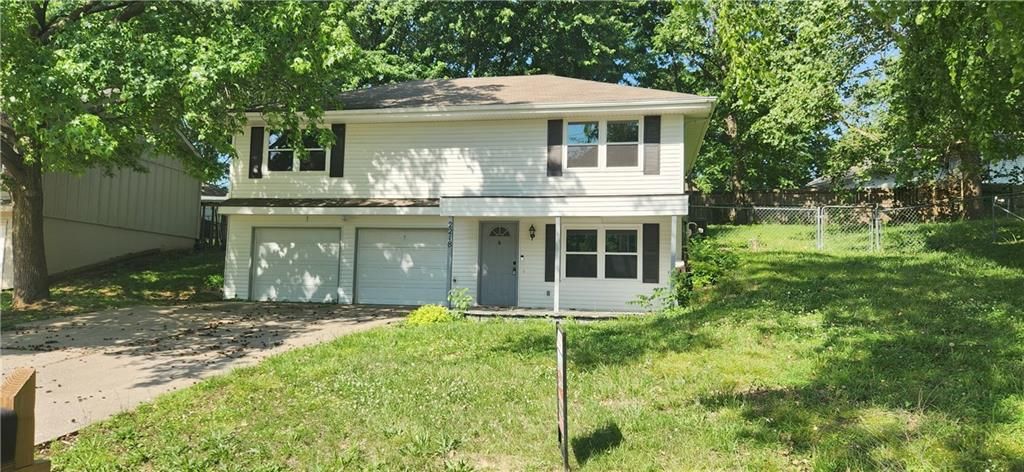 Photo of 2218 Liberty Landing Road, Liberty, MO 64068 (MLS # 2620702)