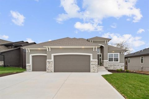 2111 SW Hook Farm Drive, Lee\'s Summit, MO 64082 - #: 2492496