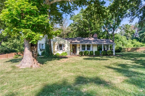Photo of 9814 W 57th Street, Merriam, KS 66203 (MLS # 2638818)