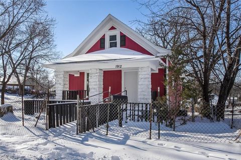 1912 Chelsea Avenue Kansas City MO 64127