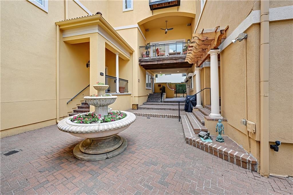 5038 Walnut Street