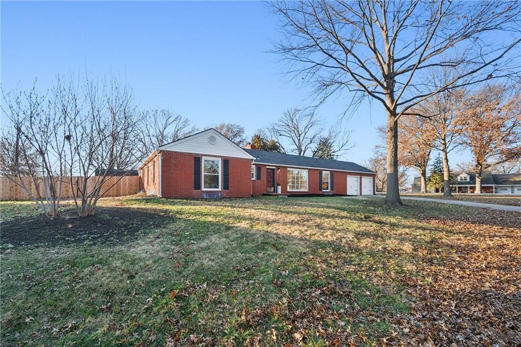Photo of 3804 Appleton Avenue, Independence, MO 64052 (MLS # 2591799)