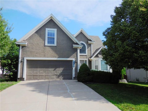 Photo of 18200 W 157th Street, Olathe, KS 66062 (MLS # 2627918)