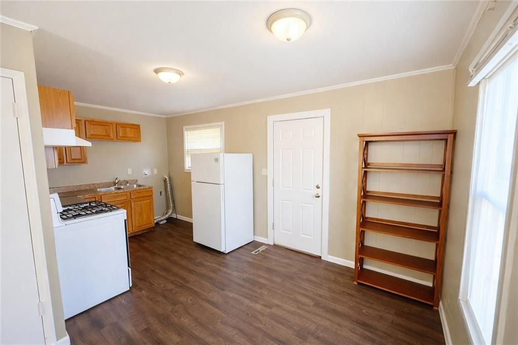 Photo of 5622 E 39th Street, Kansas City, MO 64128 (MLS # 2608093)