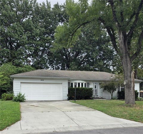 Photo of 808 S Brentwood Street, Olathe, KS 66061 (MLS # 2644255)