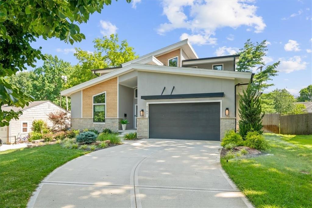 2705 W 74th Street