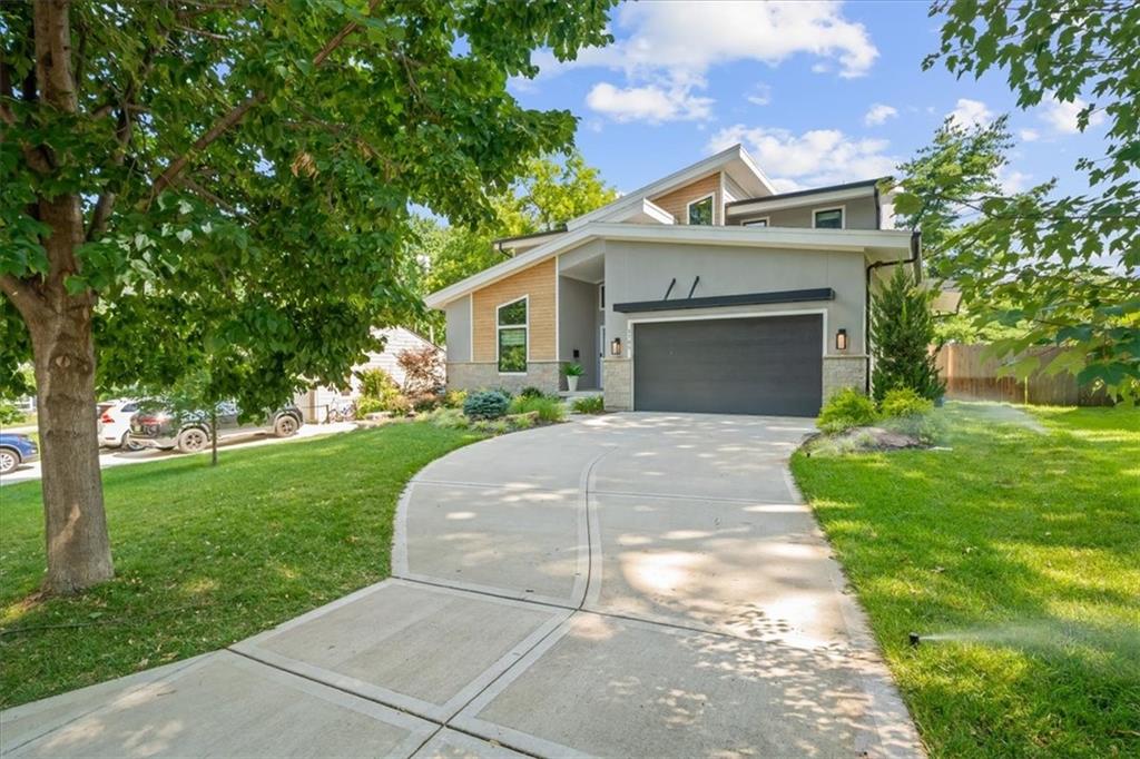2705 W 74th Street