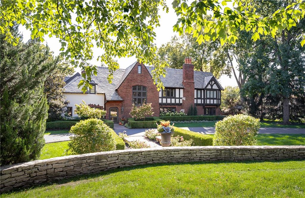 2201 Stratford Road