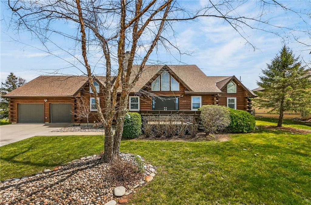 611 N Winnebago Drive