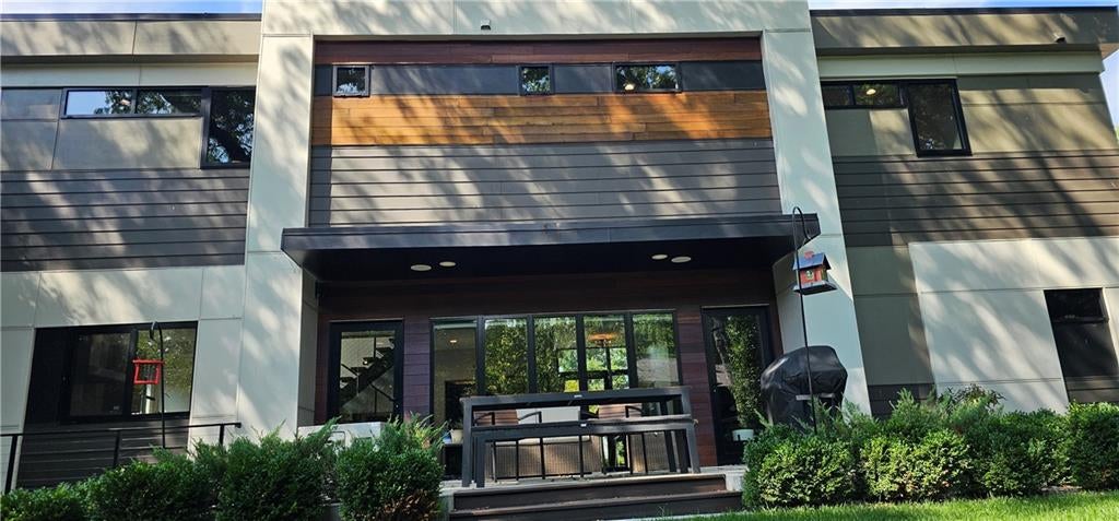 3521 W 73rd Street