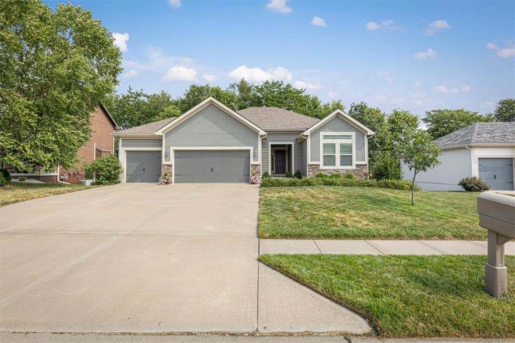 Photo of 408 Lee Drive, Kearney, MO 64060 (MLS # 2635229)