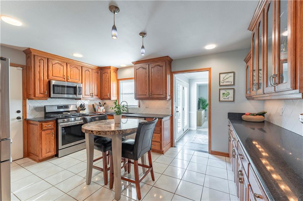 5649 Perry Lane