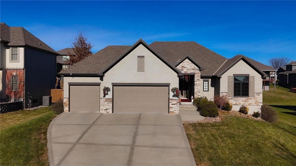 Photo of 2204 NE 111th Terrace, Kansas City, MO 64155 (MLS # 2592696)