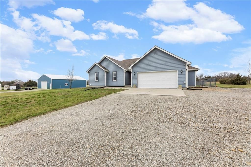 Photo of 169 E 1600th Road, Baldwin City, KS 66006 (MLS # 2607831)