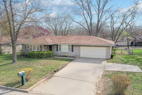 501 S 20th Street, Leavenworth, KS 66048 - #: 2537880