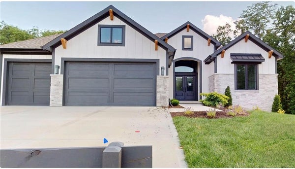7461 N MCKINLEY AVE, KANSAS CITY, MO 64158 - Image aaab5e2957f1fc3bbc873b3e85520bf1/23448332