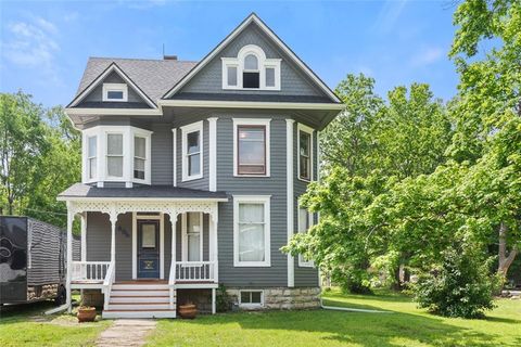 Photo of 406 E 4th Street, Wellsville, KS 66092 (MLS # 2617310)