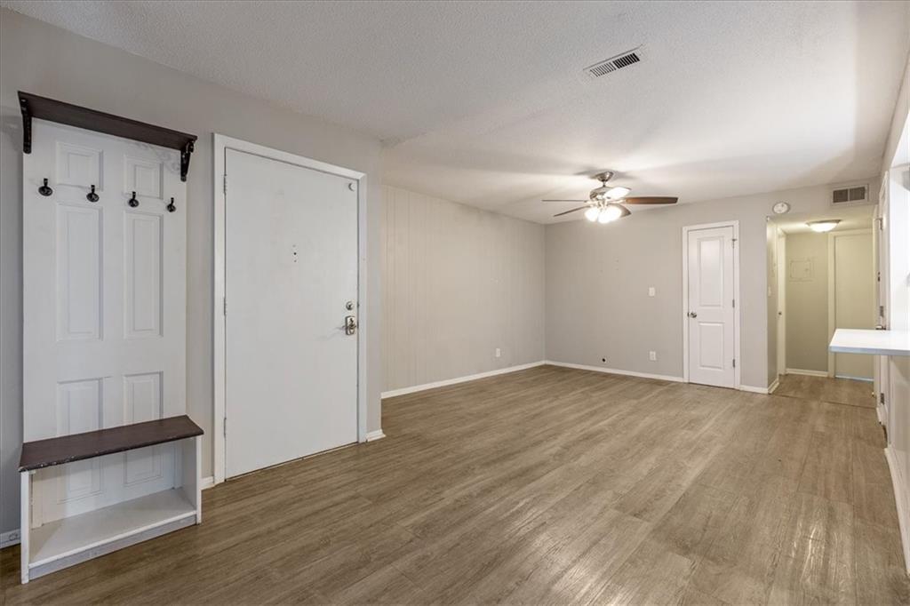 809 W 40th Street 19