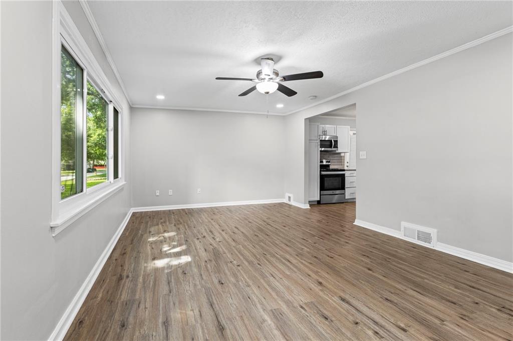 2320 W 76th Street