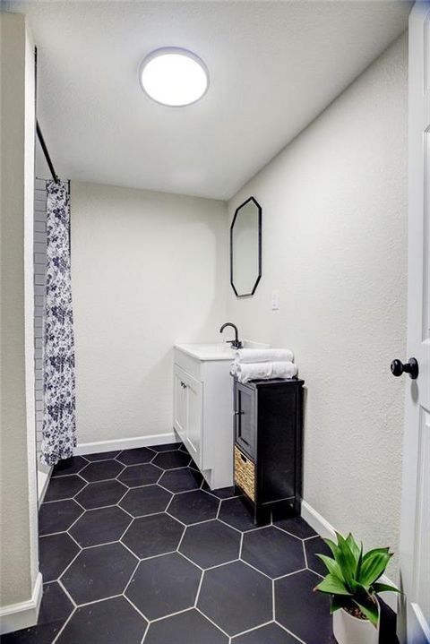 Tiny photo for 316 E Doniphan Street, Liberty, MO 64068 (MLS # 2615938)