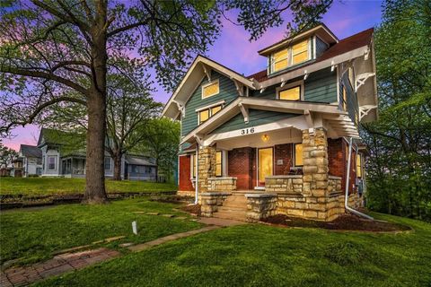 Tiny photo for 316 E Doniphan Street, Liberty, MO 64068 (MLS # 2615938)