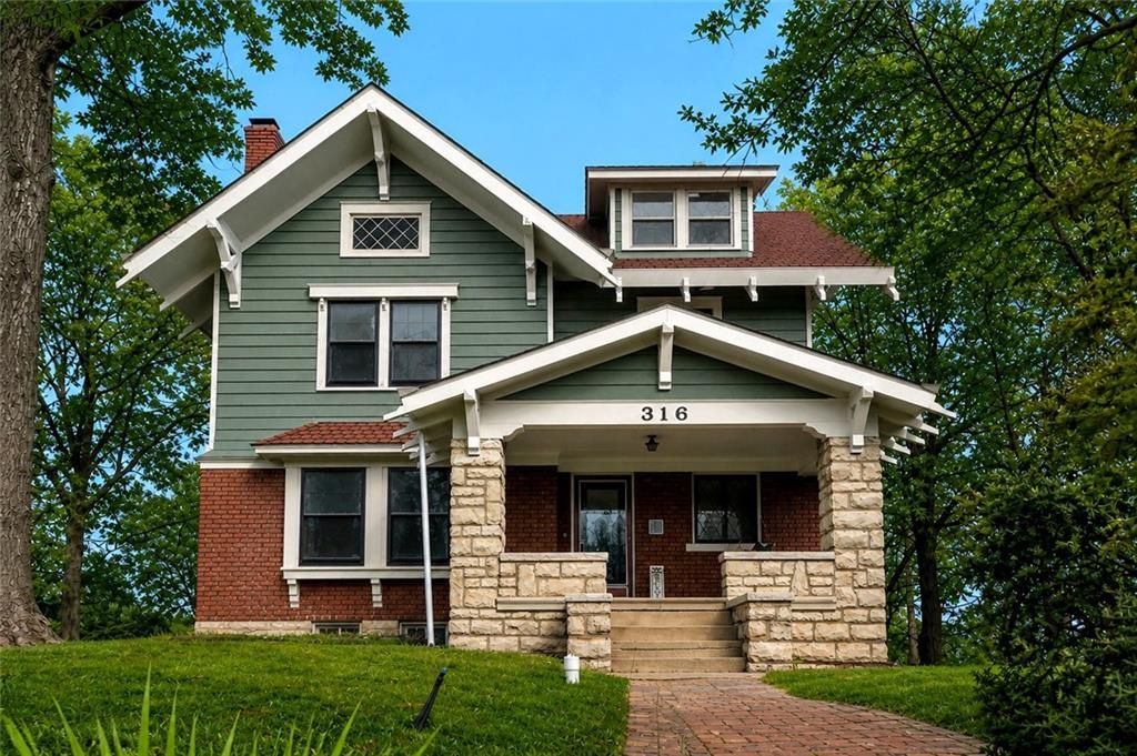 Photo of 316 E Doniphan Street, Liberty, MO 64068 (MLS # 2615938)