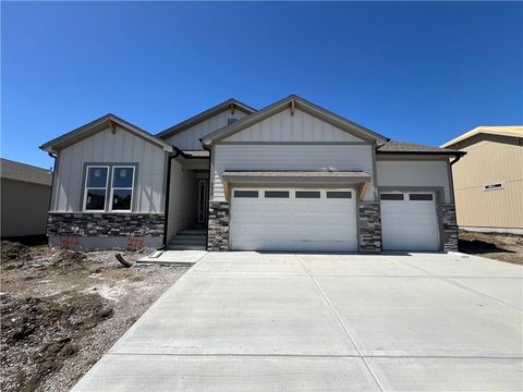 4612 SW Robinson Drive Lee's Summit MO 64083