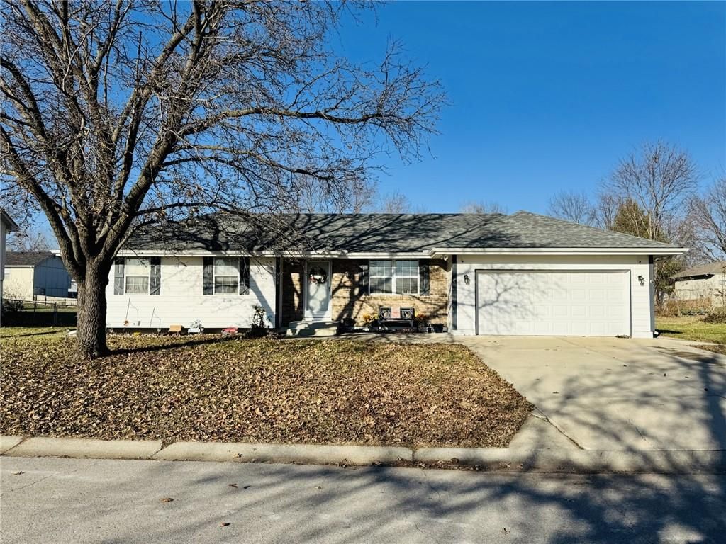 Photo of 506 South Street, Grain Valley, MO 64029 (MLS # 2592260)