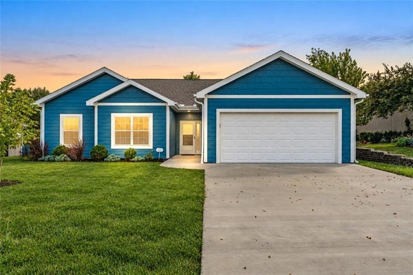 216 MEADOWBROOK LN, WELLSVILLE, KS 66092 - Image abbdae62af8bc63cfe02225daf8f2f08/721315032