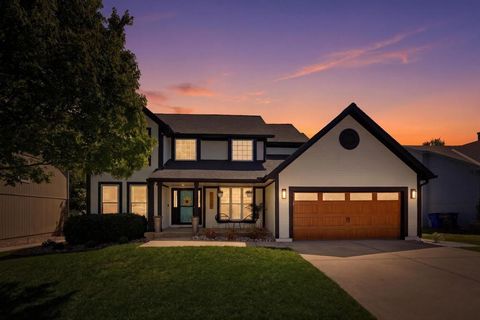 Photo of 18229 W 157th Terrace, Olathe, KS 66062 (MLS # 2617548)
