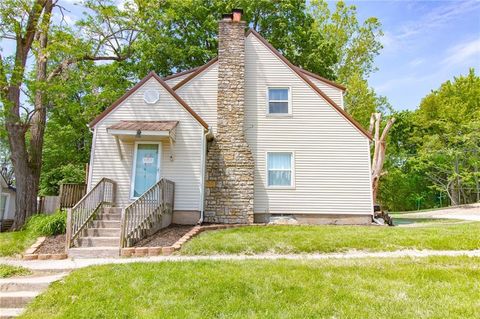 Photo of 219 S FRONT Street, Pleasant Hill, MO 64080 (MLS # 2617658)