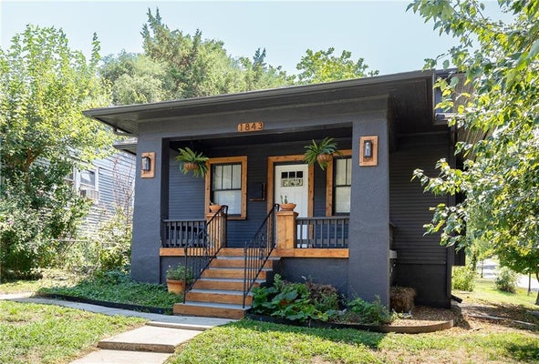 1843 WOOD AVE, KANSAS CITY, KS 66104 - Image ac514bdd8796d8c0e6d6c406a33b6b96/3433029252