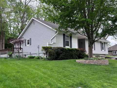 Tiny photo for 725 Laurel Avenue, Liberty, MO 64068 (MLS # 2620286)