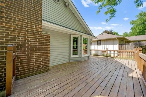 Tiny photo for 725 Laurel Avenue, Liberty, MO 64068 (MLS # 2620286)